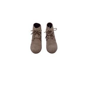 womens Toms kala suede booties.